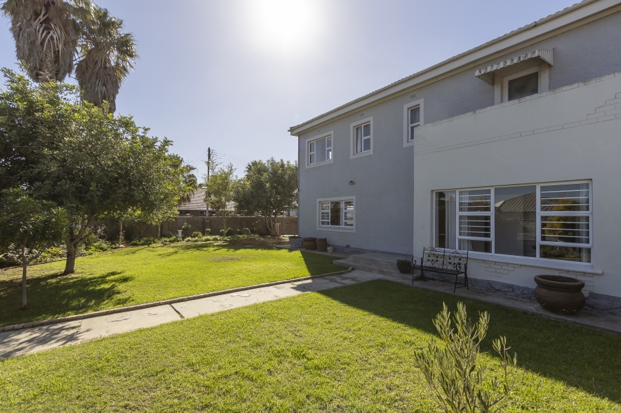 5 Bedroom Property for Sale in Strand North Western Cape